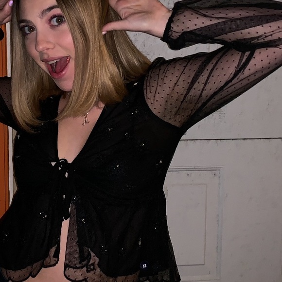 Black front tie shirt - Picture 2 of 4